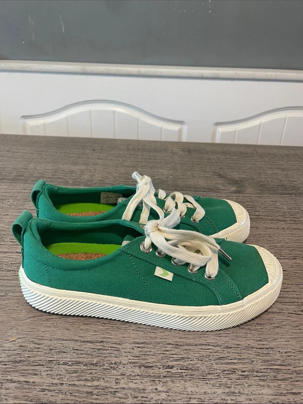 CARIUMA OCA LOW GREEN CANVAS SNEAKERS 6 US 36.5 EU